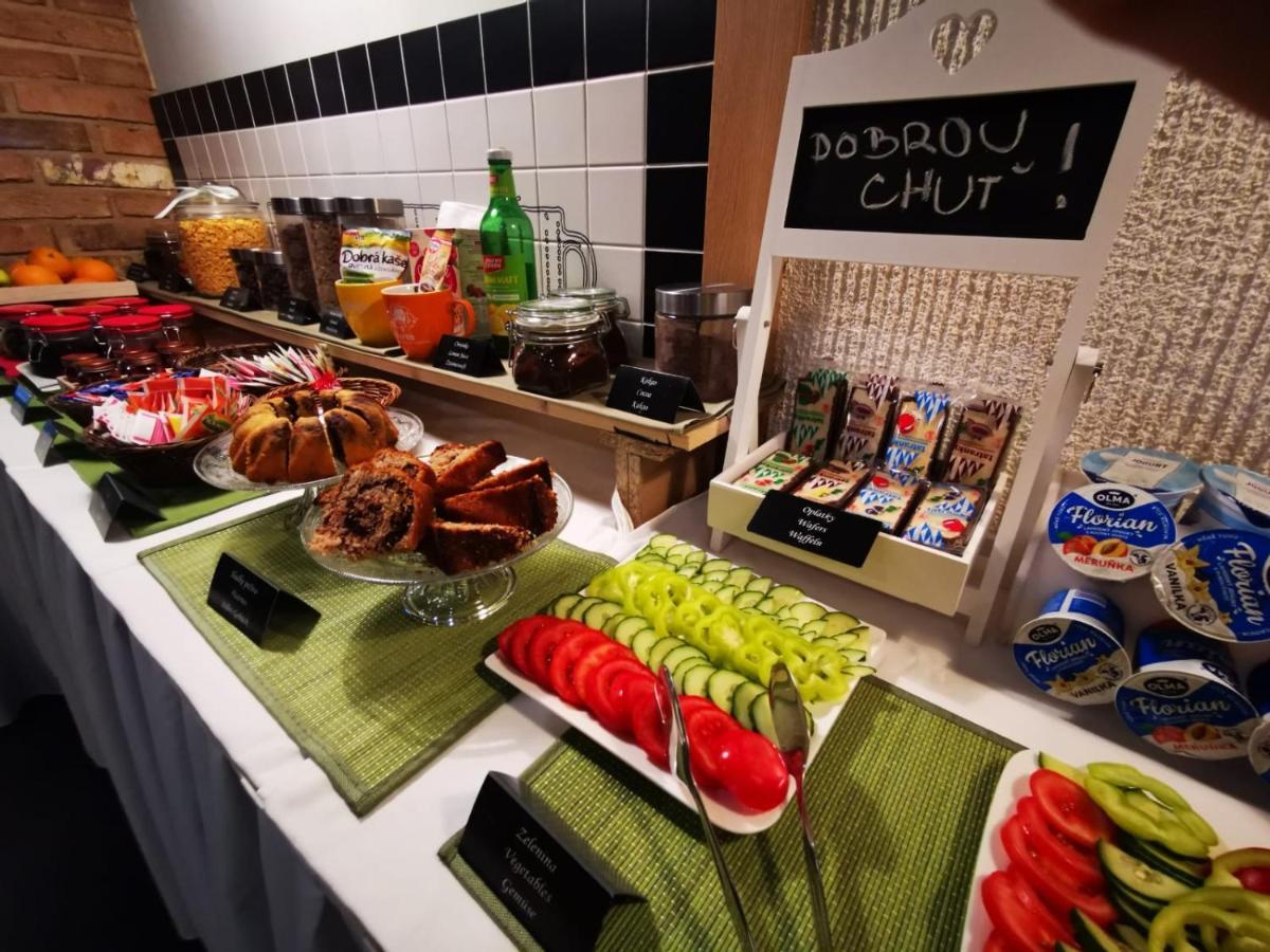 Hotel U Cisare Iii. Mělník Zewnętrze zdjęcie